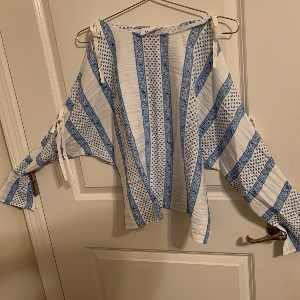 Line Top blouse